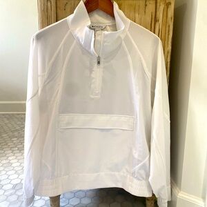 Women’s Size M Athleta BoundlessPopover Pullover/White
